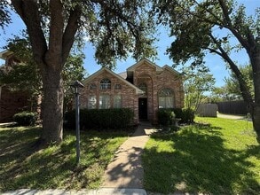 Building Photo - 553 Raintree Cir