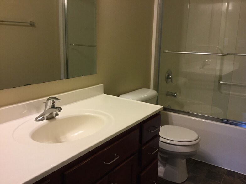 Building Photo - 9868 Codyview Dr