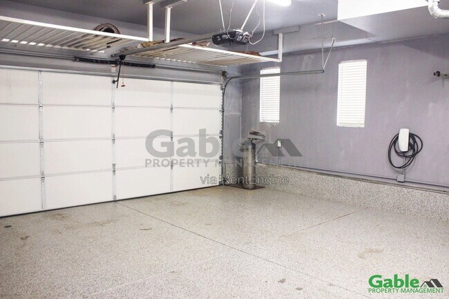 Building Photo - 24210 Amaryllis Ct
