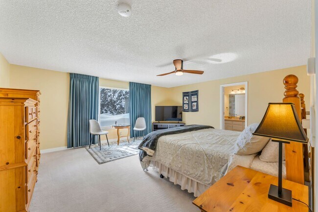 Building Photo - FULLY FURNISHED Home in the Mountains