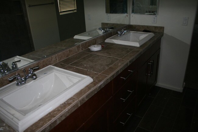 Building Photo - 10765 W Bronco Trail