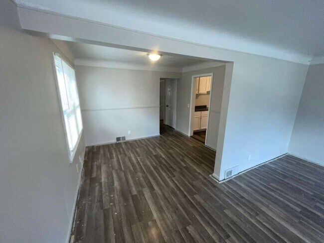 Building Photo - 9083 Grandville Ave