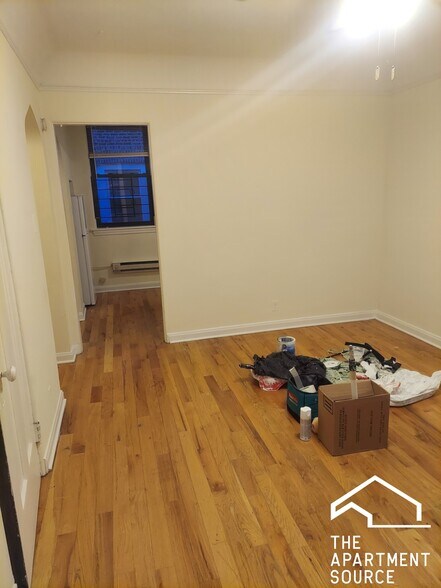 Building Photo - 4423 N Wolcott Ave