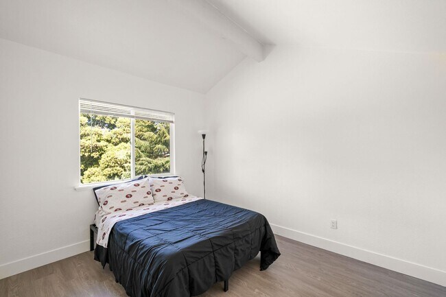 Building Photo - 882 Coral Ridge Cir