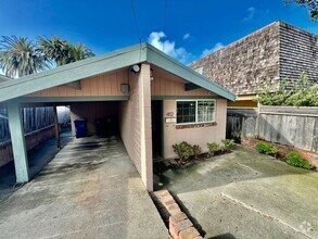 Building Photo - Cozy Duplex in Pacific Grove Available NOW!