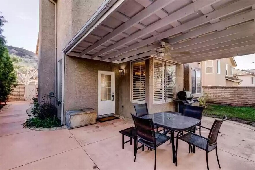 Building Photo - 5199 Carmento Dr