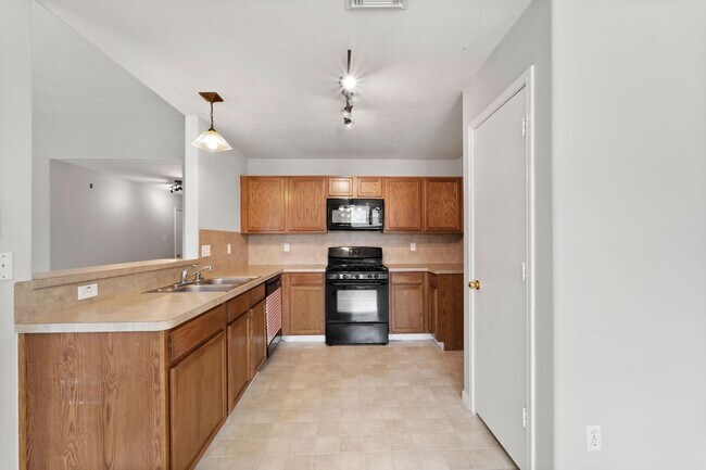 Building Photo - 2530 Fox River Ln