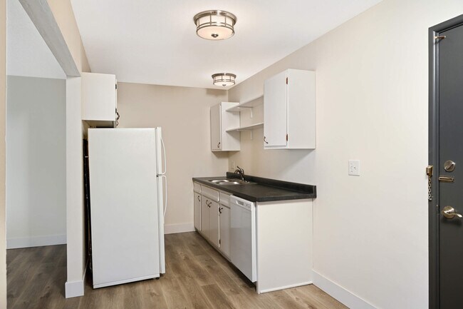 Building Photo - 2800 Colfax Ave S