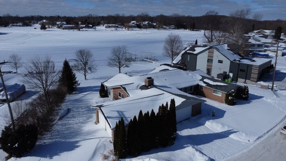 Lake View - 504 Burgess Dr