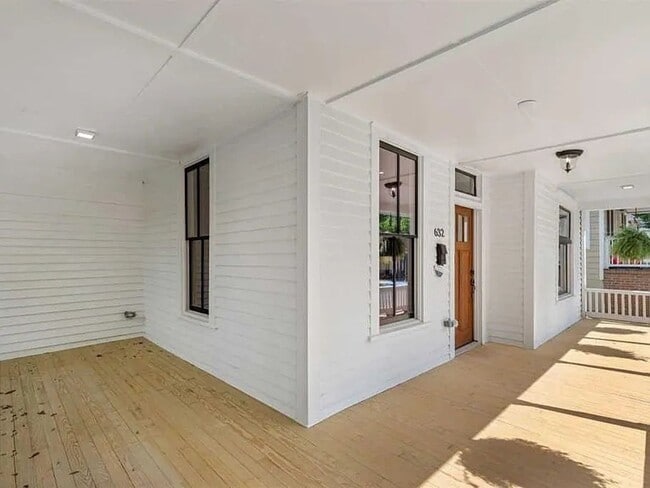 Building Photo - 632 Grady Pl SW