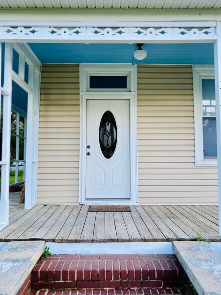 Front door - 1315 Dover St