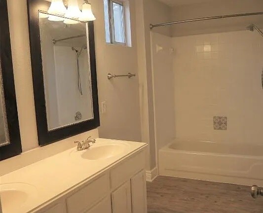 MASTER BATH - 1105 sorrel ct