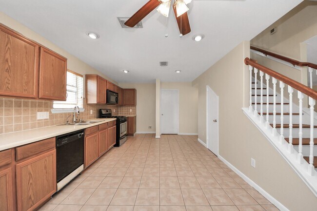 Building Photo - 8127 Tassel Field Ln