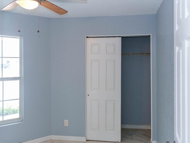 Building Photo - 133 W Park Ave