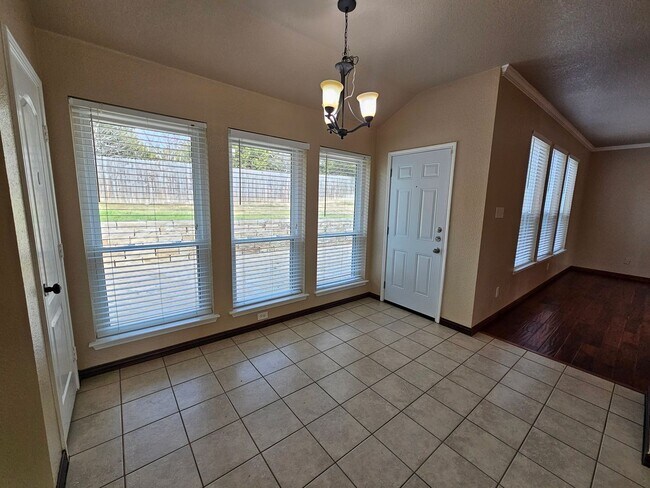 Building Photo - Spacious & Inviting 6-Bedroom Cedar Hill Home – Perfect for Your Next Move