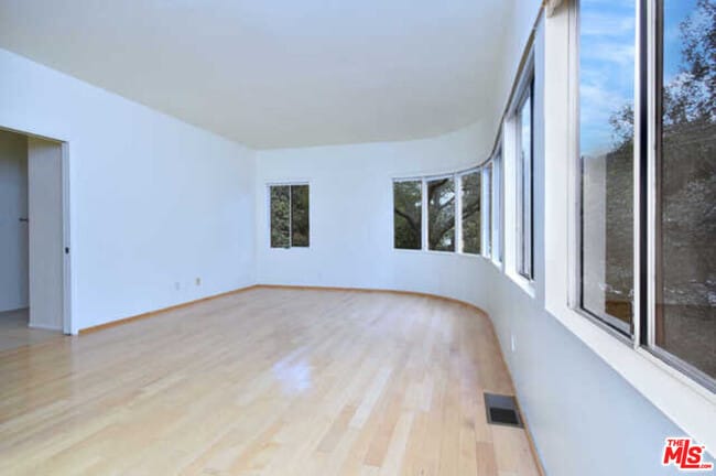 Building Photo - 10045 Reevesbury Dr