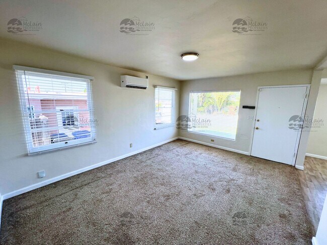 Building Photo - Newly upgraded 3 bd/1.5 bath with fenced yard