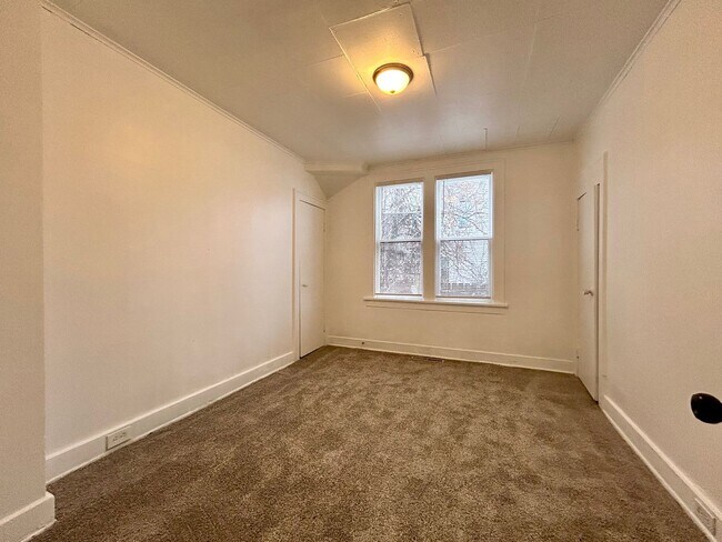 Building Photo - 1471 Hoyt St