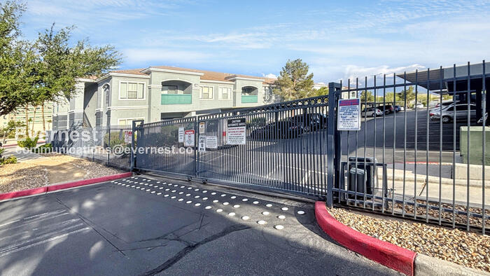 Building Photo - 6955 N Durango Dr