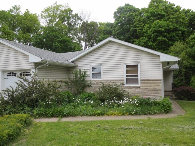 Building Photo - 108 Seneca Ln