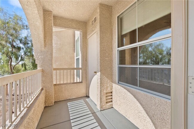 Building Photo - 10550 W Alexander Rd