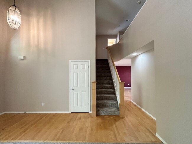 Building Photo - Gorgeous 4 Bed, 2.5 Bath House!