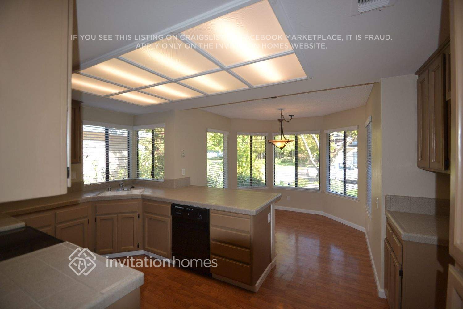 Building Photo - 1929 Oak Bluff Way