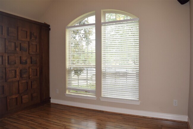 Building Photo - 5311 Wolfpen Ridge Ln