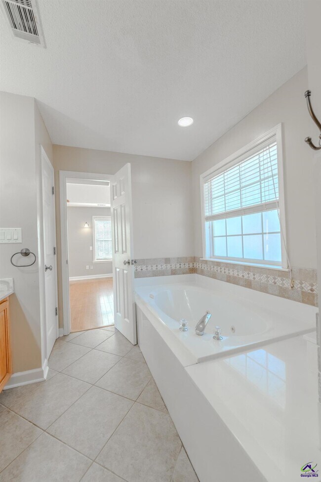 Building Photo - 611 Bay Laurel Cir