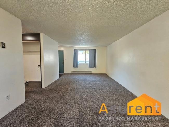 Building Photo - Bright & Spacious 2-Bedroom Apartment in A...