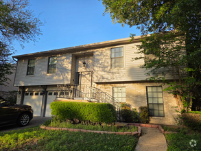 Building Photo - 8410 Pine Falls Dr