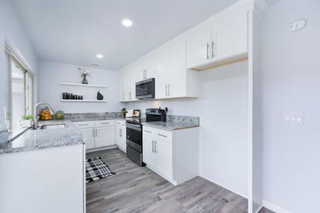 Building Photo - Beautiful Renovated 3/2 Home In Citrus Hei...