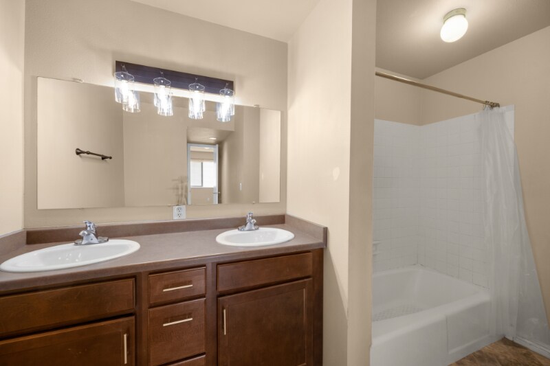 Building Photo - 2165 Broadmoor Rd Cir