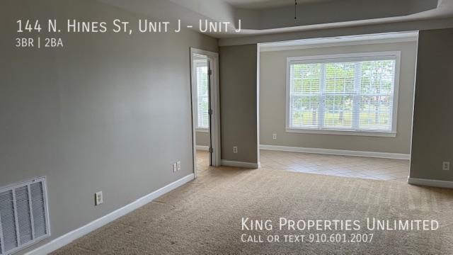 Building Photo - 144 N Hines St