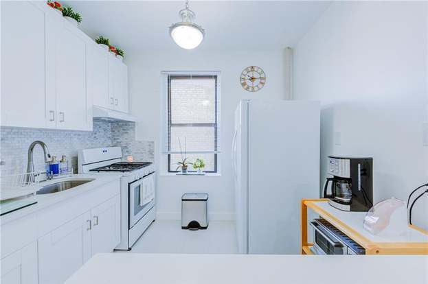 Building Photo - 7 9th St