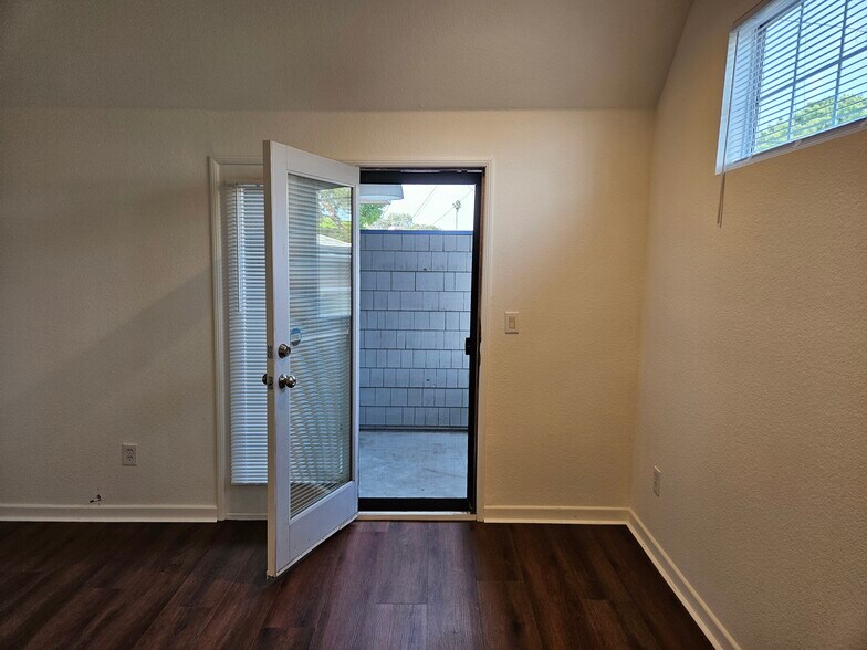 Main Bedroom Balcony - 11829 Gateway Blvd