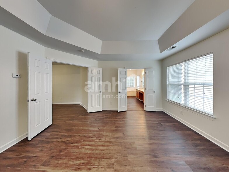 Building Photo - 4583 Waterford Dr NW
