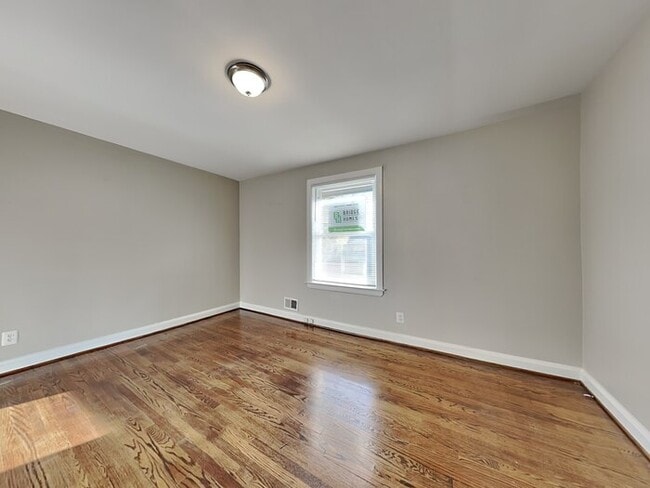 Building Photo - 414 Spring Ave