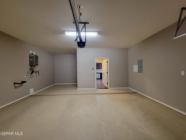 Building Photo - 2140 Honour Point Pl