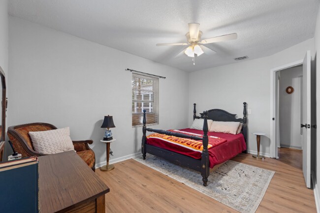Building Photo - 364 Okaloosa Ave