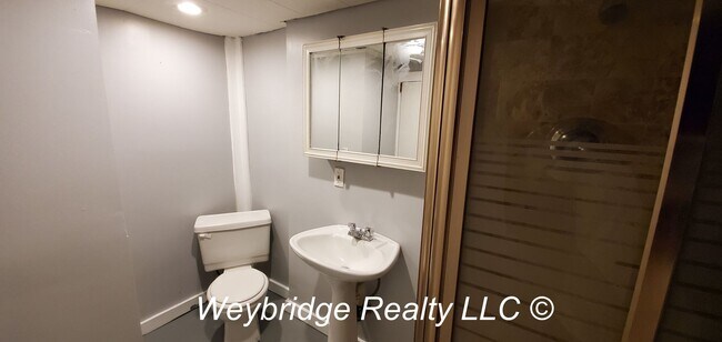 Building Photo - Spacious 3+ Bedroom Home in East Price Hill – Finished Basement & Large Backyard!