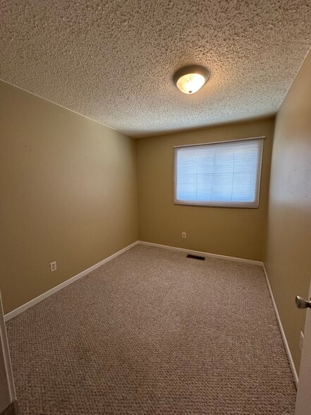 Building Photo - 3720 Renee Dr