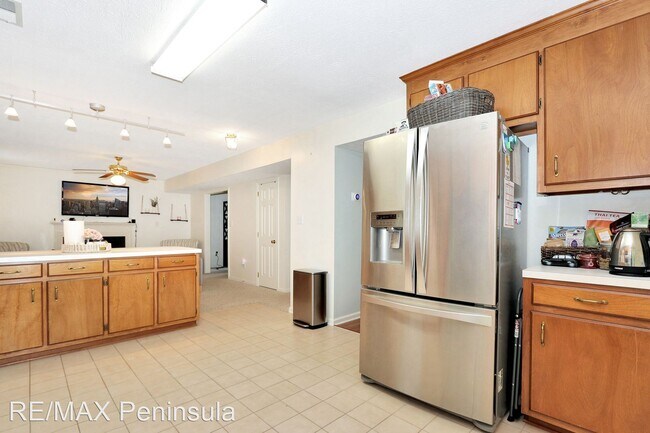 Building Photo - 4 br, 2.5 bath House - 304 Charity Lane