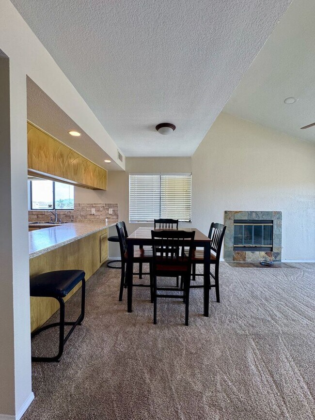 Building Photo - 3-Bedroom Condo with Spectacular Views in ...