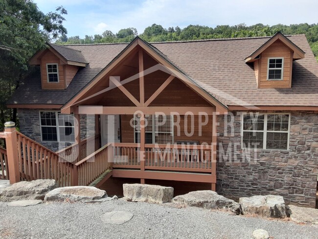 Primary Photo - Gorgeous Lodge in Gated Community!