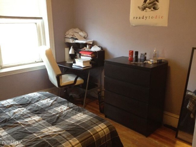 Building Photo - 4 br, 1 bath  - 71 S Huntington Ave # 301