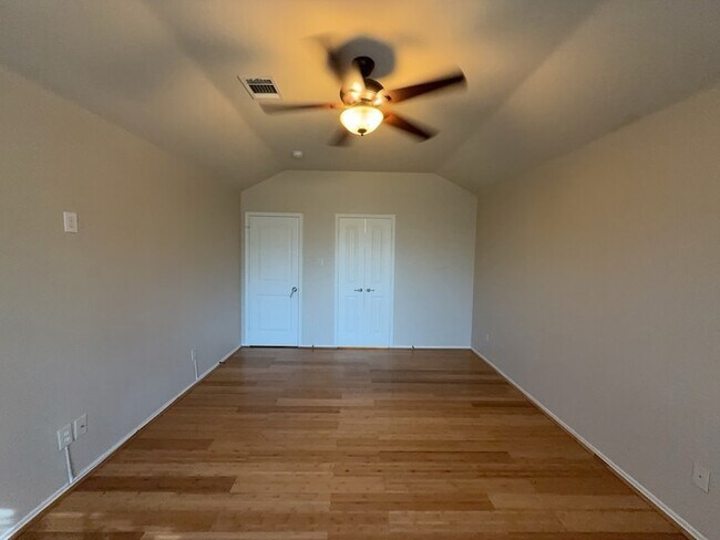 Building Photo - 2333 Cedarwood Dr