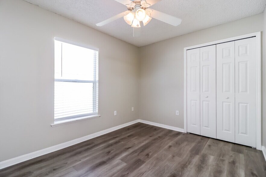 Building Photo - 3830 Sleepy Hill Oaks Loop