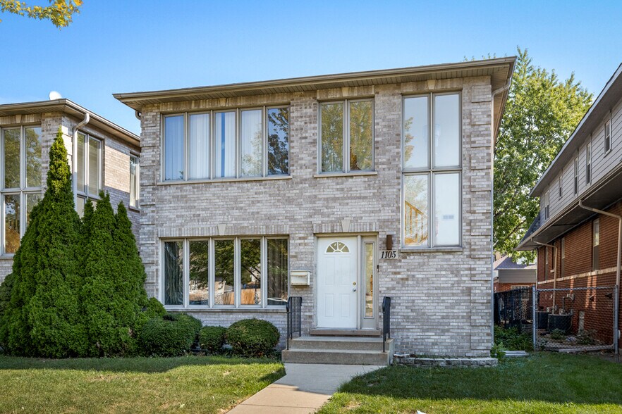Building Photo - 1105 N 19th Ave