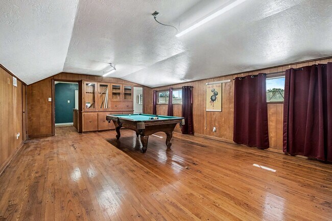 Building Photo - 5001 Glenhaven Dr